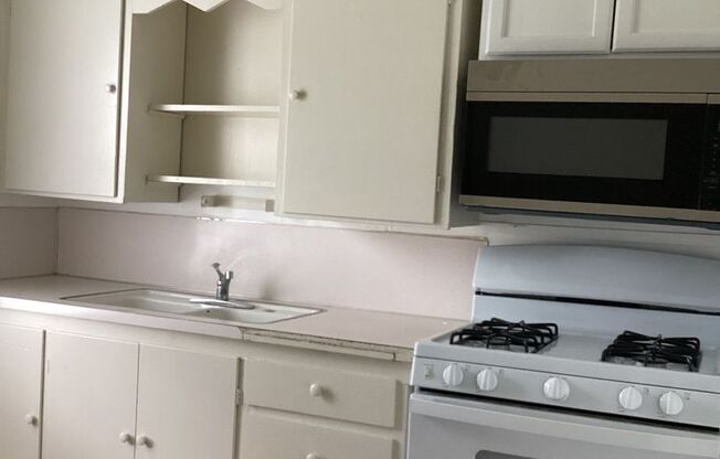 1 bed, 1 bath, $600