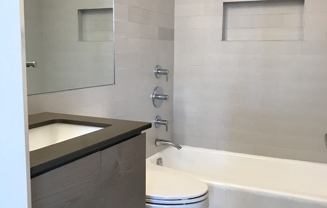 Studio, 1 bath, $4,200, Unit 20H