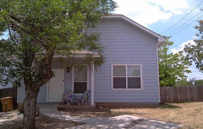 3 beds, 2 baths, $2,100