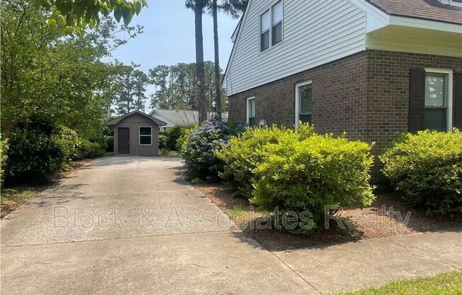 470 LENNOX DR