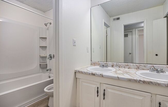 2 beds, 1.5 baths, 1,060 sqft, $1,200, Unit 6904 Unit #200