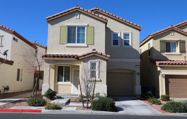 Lovely Home with Community Pool