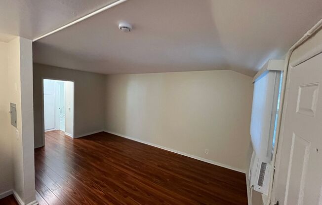 1 bed, 1 bath, 625 sqft, $1,275, Unit A-12