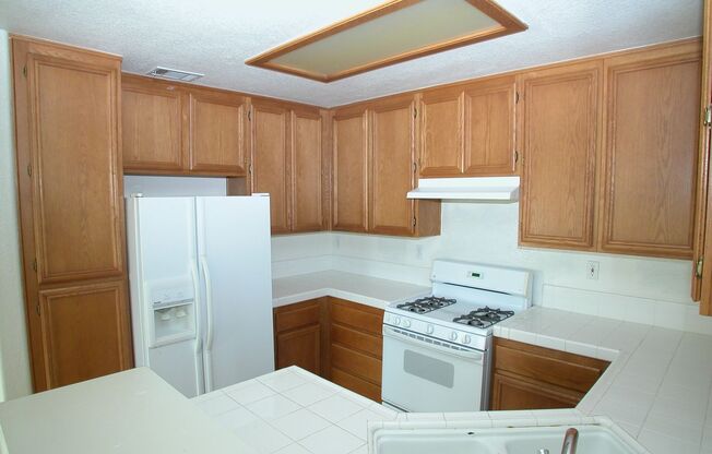 WOW! 2 bedroom, 2 bath Townhome in Capri!