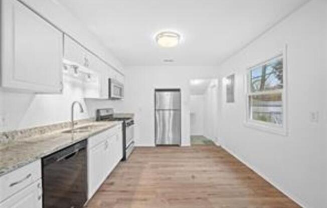2004 RAWOOD DR