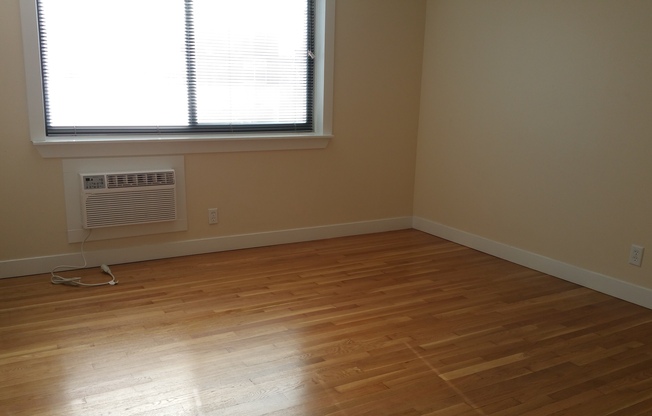 1639 Farwell