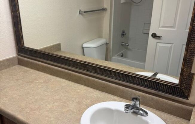 1 bed, 1 bath, $1,025, Unit # 1012