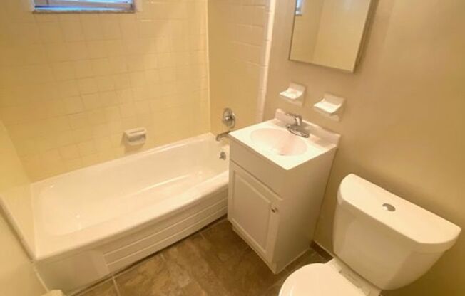 1 bed, 1 bath, 550 sqft, $1,195, Unit H01