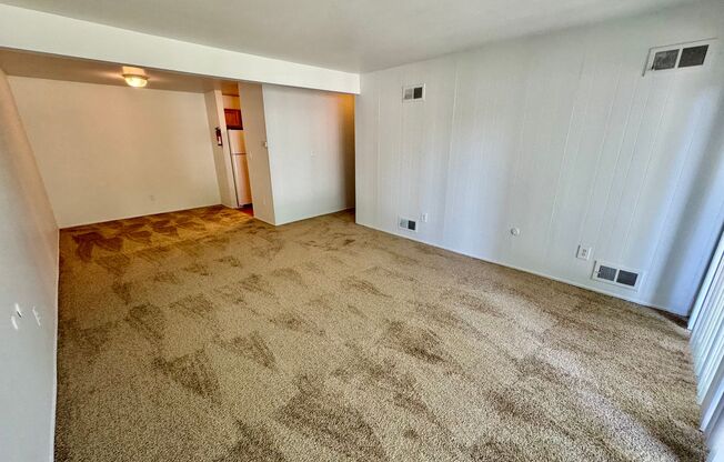 2 beds, 1 bath, 950 sqft, $1,295, Unit #211