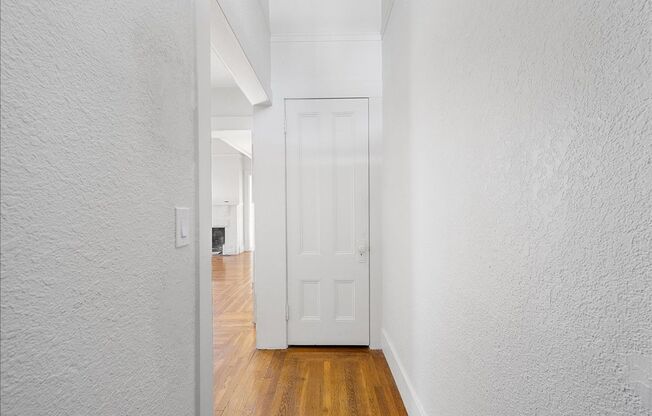 1517 Willow St - 2 Bedroom | 1 Bath | Duplex