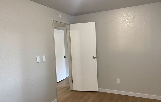 2 beds, 1 bath, 830 sqft, $1,225, Unit #B-3