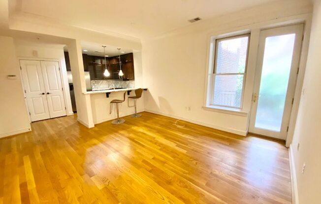 1 bed, 1 bath, $2,300
