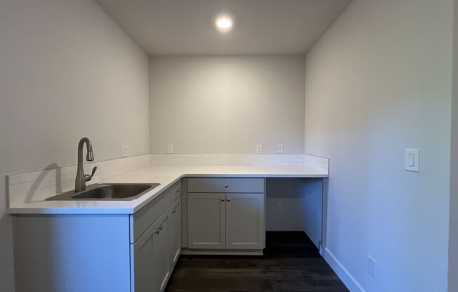 4 beds, 3.5 baths, $2,995