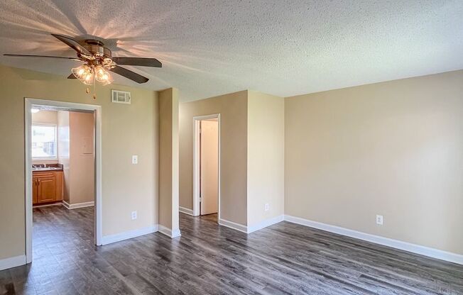 2 beds, 1.5 baths, 850 sqft, $1,195, Unit 16C