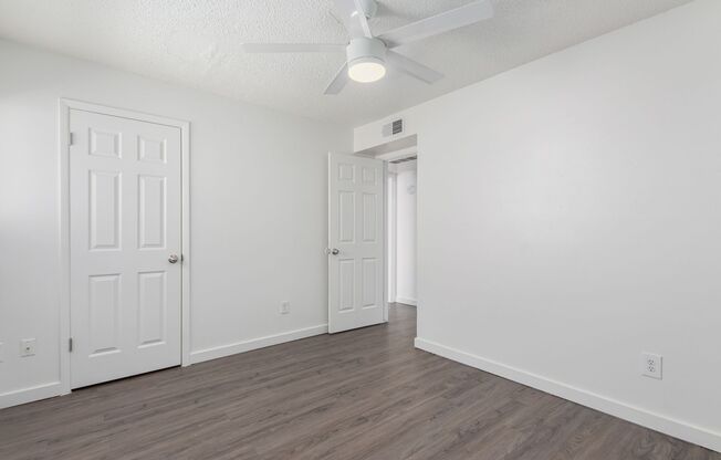 2 beds, 1 bath, 810 sqft, $1,595, Unit 12