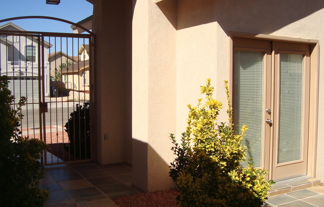 East El Paso 4 bed Refrig A/C