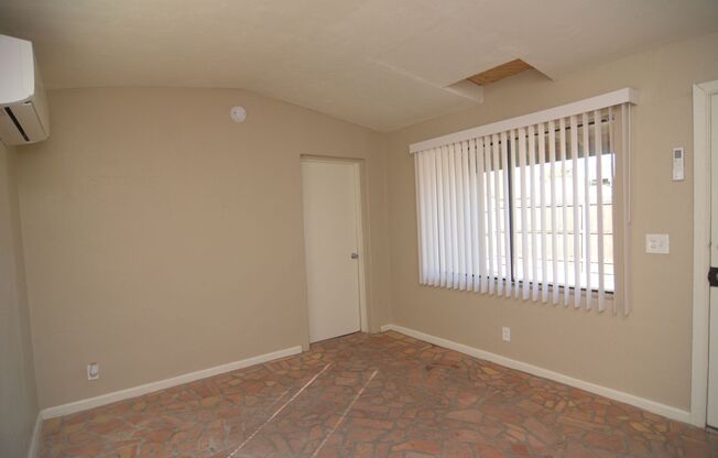 Charming 1 Bedroom 1 Bath Home! Great Central Location!