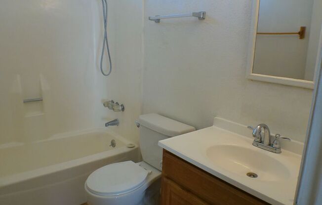 2 beds, 1 bath, $1,200