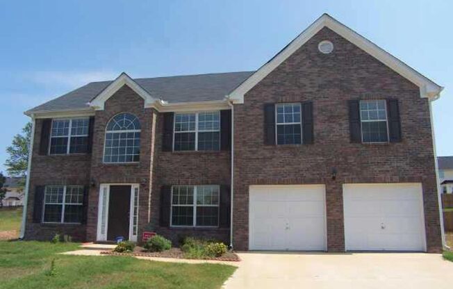 Prime location! 4 bed, 2.5 bath, LVP flooring, stainless appliances, ceiling fans, arched door ways, vaulted ceilings, must see!