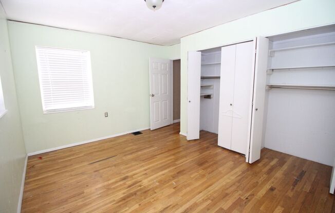 Adorable 3bdrm Downtown Bungalow