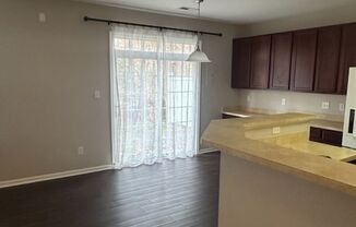 3 beds, 2.5 baths, $2,500