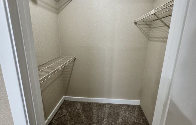 1 bed, 1 bath, 615 sqft, $885, Unit 401