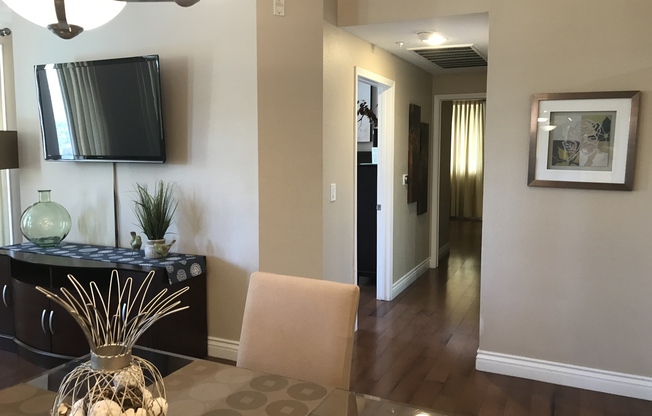 2 beds, 2 baths, $2,400, Unit # 206