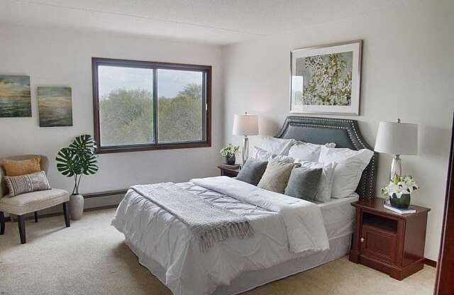 Bedroom at Cambridge Towers Apartments, Minnesota