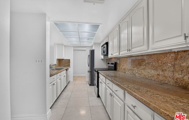 3 beds, 4 baths, 2,426 sqft, $6,995, Unit 309