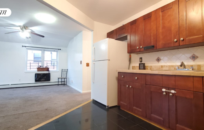 3 beds, 1 bath, $3,499, Unit B