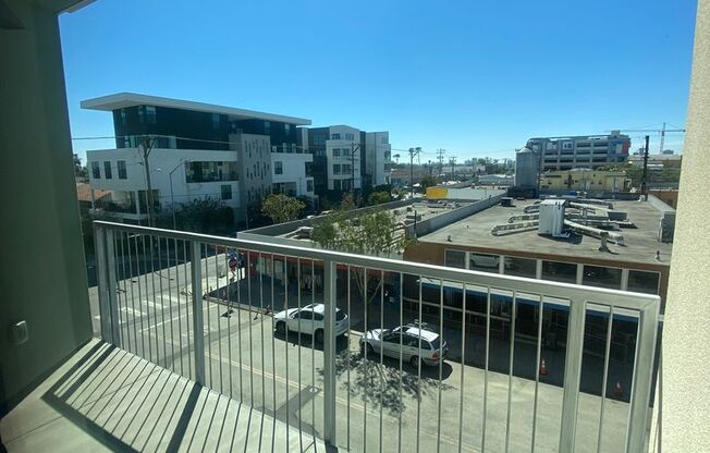 Studio, 1 bath, 436 sqft, $2,495, Unit Unit 305