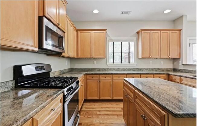 Charming 3BR Townhome in Atlanta