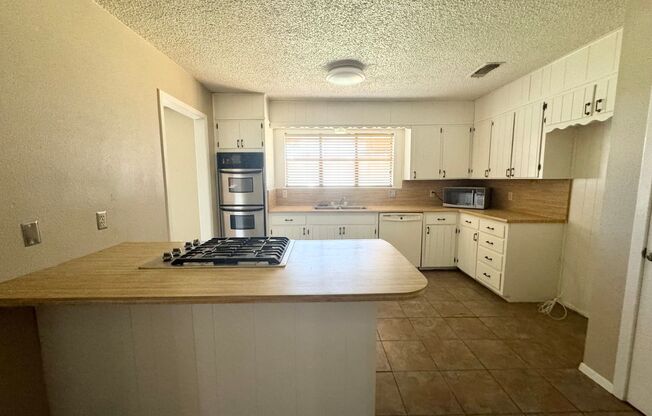 3 beds, 2 baths, $1,900