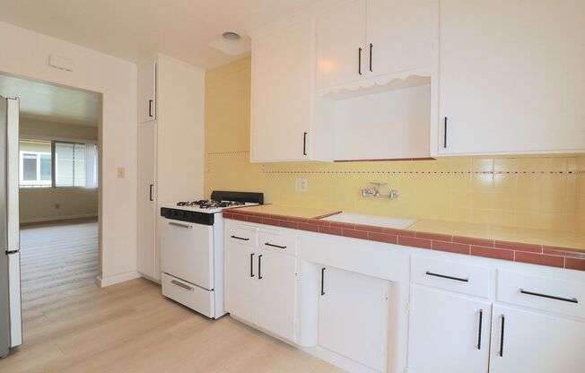 4026-4032 Kansas Street