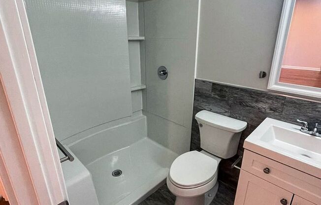 2 beds, 1 bath, 759 sqft, $2,195, Unit 202