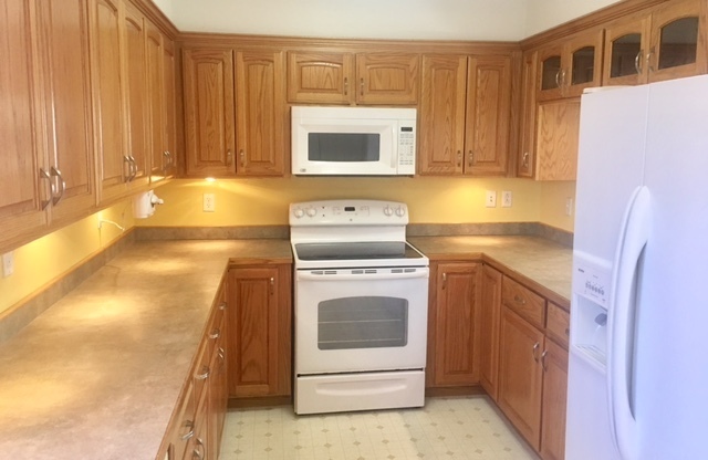 PRE-LEASING TO APPROVED APPLICANTS  - Nice remodeled 2 bed 1 bath home in great neighborhood,