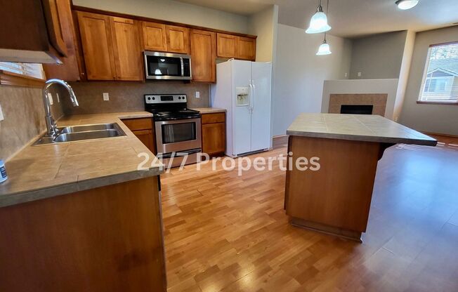 Charming 4B/3BA Craftsman in Gresham!