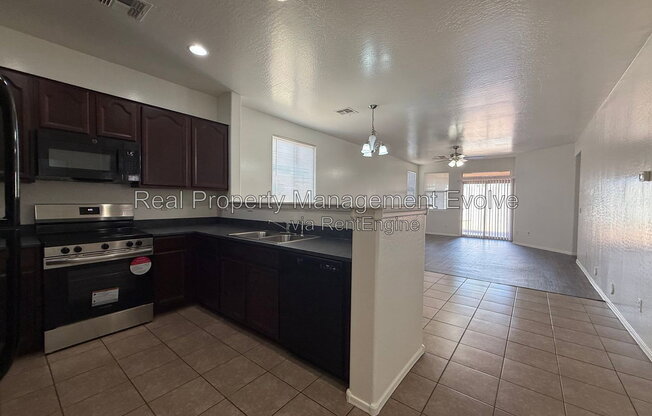 3 beds, 2 baths, 1,914 sqft, $1,975