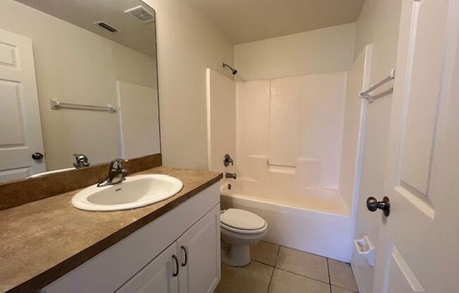 4400/4402 27th Street SW