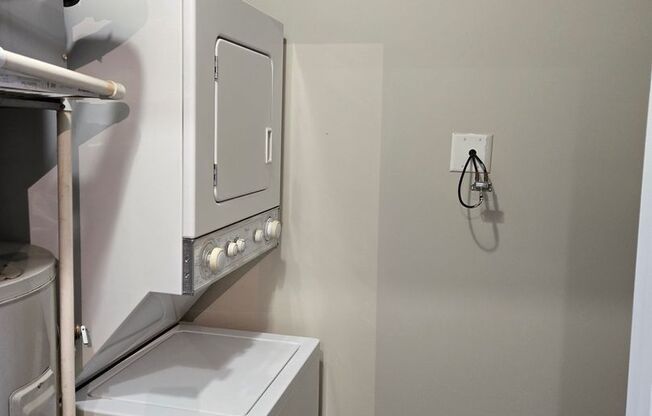 1 bed, 1 bath, 877 sqft, $795, Unit 621