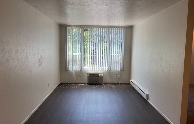 2 beds, 1 bath, 750 sqft, $1,250, Unit 08C