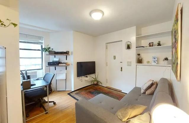 50 MACDOUGAL ST