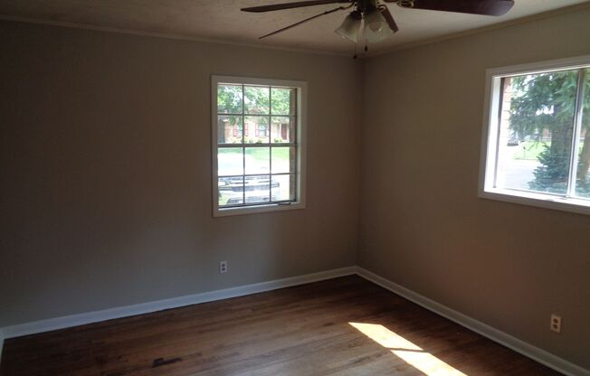 3 beds, 1 bath, $1,225