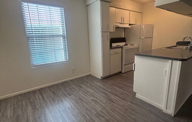 2 beds, 2 baths, 920 sqft, $1,784, Unit SUX-312