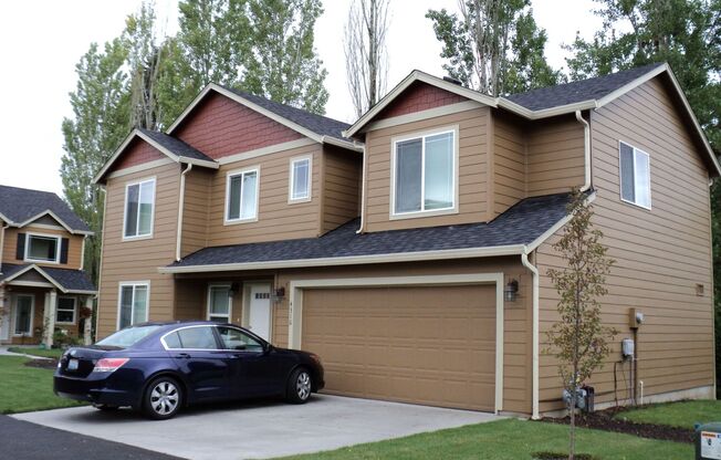 Spacious Central Vancouver 2 Story Home for Lease - 4316 NE 58th Cir