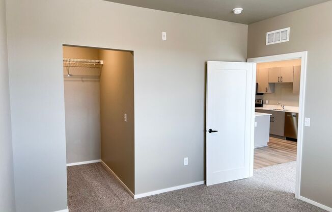 1 bed, 1 bath, 739 sqft, $1,095, Unit Bldg 5 Apt 5408