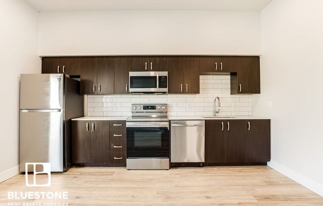 1 bed, 1 bath, 581 sqft, $1,295, Unit D325