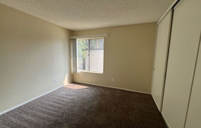 2 beds, 2 baths, $2,050, Unit 22