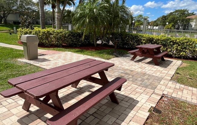 2 beds, 2 baths, $1,950, Unit Unit #128