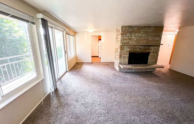 3 beds, 2 baths, 1,390 sqft, $3,095, Unit 401